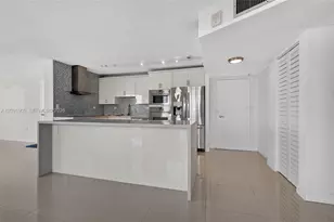 7135 Collins Ave, Miami Beach, FL 33141 - Photo 6