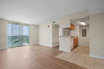 816 NW 11th St #906, Miami, FL 33136 - Photo 4