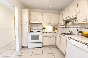300 Berkley Rd, Hollywood, FL 33024 - Photo 4