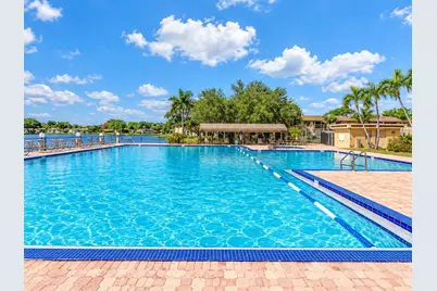 300 Berkley Rd #203, Hollywood, FL 33024 - Photo 16