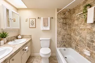 300 Berkley Rd, Hollywood, FL 33024 - Photo 12