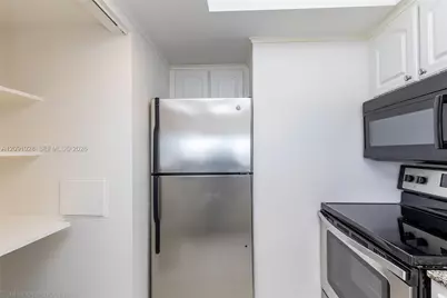 7601 E Treasure Dr #1718, North Bay Village, FL 33141 - Photo 12
