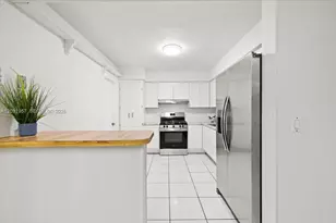 401 SW 72nd Ave, Pembroke Pines, FL 33023 - Photo 16