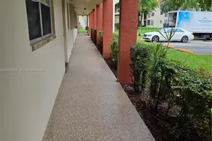 3071 E Sunrise Lakes Dr, Sunrise, FL 33322 - Photo 4