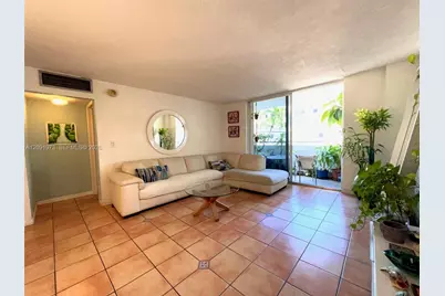 1658 Bay Rd #203, Miami Beach, FL 33139 - Photo 6