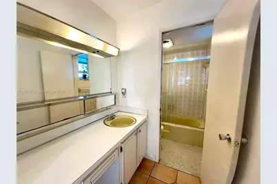1658 Bay Rd #203, Miami Beach, FL 33139 - Photo 24