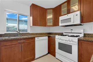 11333 SW 69th Ln, Miami, FL 33173 - Photo 12
