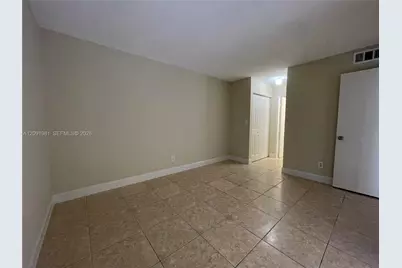 3470 Foxcroft Rd #111, Miramar, FL 33025 - Photo 10