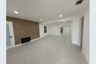 3151 NW 2nd St, Miami, FL 33125 - Photo 10