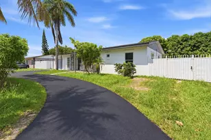10321 Fairway Heights Blvd, Miami, FL 33157 - Photo 4