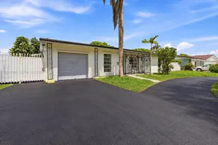 10321 Fairway Heights Blvd, Miami, FL 33157 - Photo 2