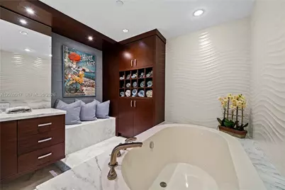 9999 Collins Ave #9J, Bal Harbour, FL 33154 - Photo 36