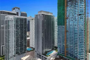 77 SE 5th St, Miami, FL 33131 - Photo 8