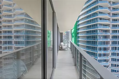 77 SE 5th St #2502, Miami, FL 33131 - Photo 30