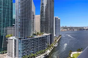 77 SE 5th St, Miami, FL 33131 - Photo 16