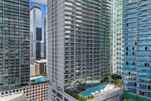 77 SE 5th St, Miami, FL 33131 - Photo 10