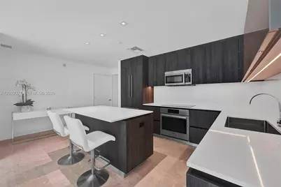 88 SW 7th St #910, Miami, FL 33130 - Photo 10