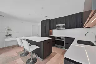 88 SW 7th St, Miami, FL 33130 - Photo 10