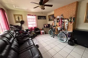 10124 NW 25th Ave, Miami, FL 33147 - Photo 6