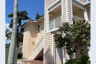 372 NE 26th Pl #201, Homestead, FL 33033 - Photo 2