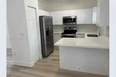 372 NE 26th Pl #201, Homestead, FL 33033 - Photo 12