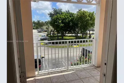 372 NE 26th Pl #201, Homestead, FL 33033 - Photo 4