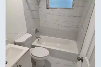 831 N 72nd Way, Hollywood, FL 33024 - Photo 10