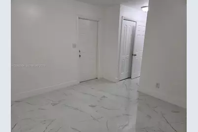 831 N 72nd Way, Hollywood, FL 33024 - Photo 8