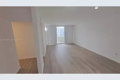 8050 NW 8th St #1407, Miami, FL 33126 - Photo 4