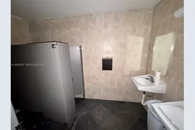 11701 W Okeechobee Rd, Hialeah Gardens, FL 33018 - Photo 22