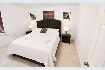985 SW 10th St, Miami, FL 33130 - Photo 16