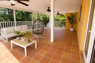 985 SW 10th St, Miami, FL 33130 - Photo 8