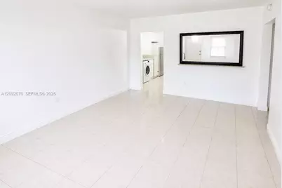 985 SW 10th St, Miami, FL 33130 - Photo 12