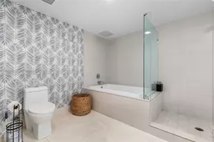 2600 E Hallandale Beach Blvd, Hallandale Beach, FL 33009 - Photo 18