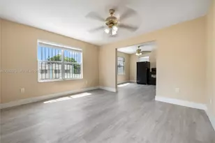 569 SW 5th St, Miami, FL 33130 - Photo 4