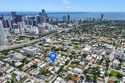 569 SW 5th St, Miami, FL 33130 - Photo 20
