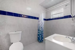 569 SW 5th St, Miami, FL 33130 - Photo 8