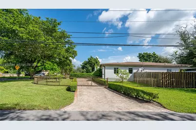 589 Miller Dr, Miami Springs, FL 33166 - Photo 4