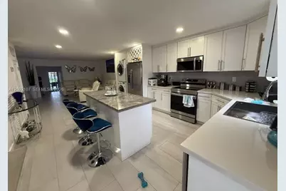 1324 W 71st St, Hialeah, FL 33014 - Photo 8