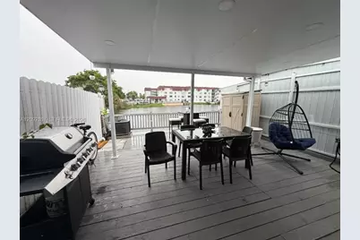1324 W 71st St, Hialeah, FL 33014 - Photo 16
