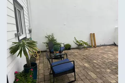 1324 W 71st St, Hialeah, FL 33014 - Photo 34
