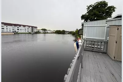 1324 W 71st St, Hialeah, FL 33014 - Photo 18