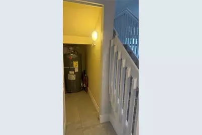 3301 W 89th Ter, Hialeah, FL 33018 - Photo 26