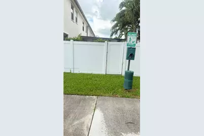 3301 W 89th Ter, Hialeah, FL 33018 - Photo 6