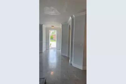 3301 W 89th Ter, Hialeah, FL 33018 - Photo 18