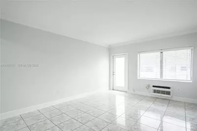 7640 Carlyle Ave #10A, Miami Beach, FL 33141 - Photo 4