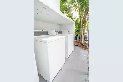 7640 Carlyle Ave #10A, Miami Beach, FL 33141 - Photo 14
