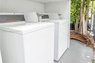 7640 Carlyle Ave, Miami Beach, FL 33141 - Photo 14