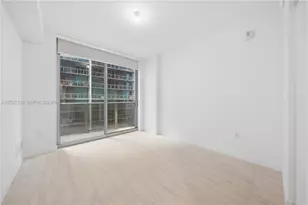 77 SE 5th St, Miami, FL 33131 - Photo 6