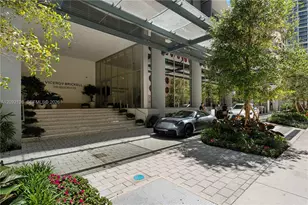 77 SE 5th St, Miami, FL 33131 - Photo 28